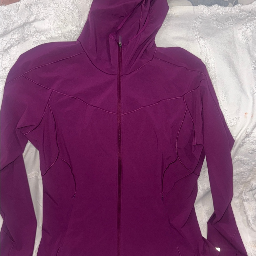 Lululemon Mist Over Windbreaker in Magenta - Picture 4 of 4